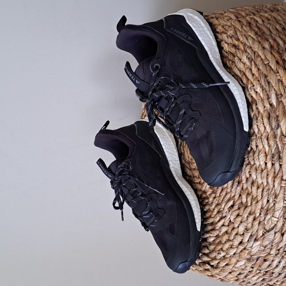 Adidas Womens Terrex Free Hiker 2.0 Low Hiking/Trail Sneakers Core Black S-6.5 - Picture 2 of 10